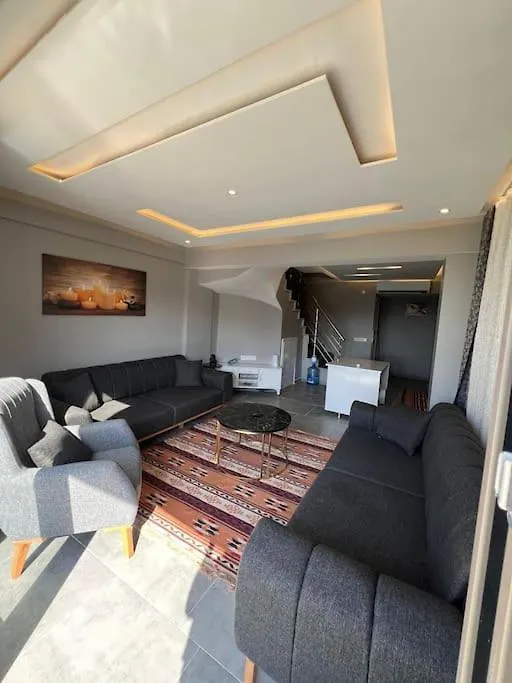 Oezel Havuzlu Villa Ruezgar Kusadasi Turkey